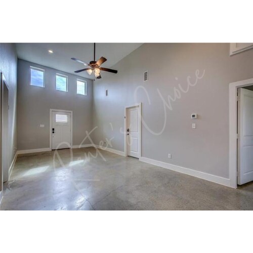 Building Photo - 709 Maple St