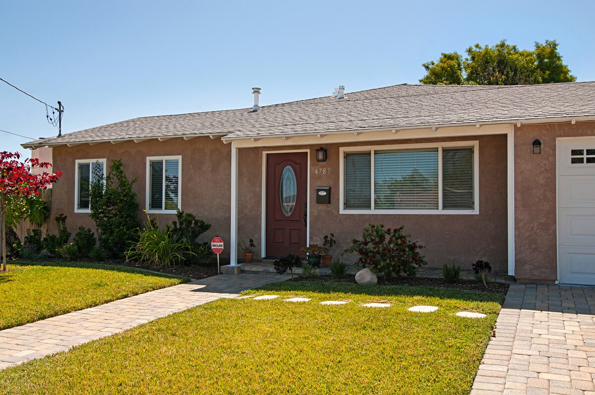 Primary Photo - 4781 Lake Forest Ave
