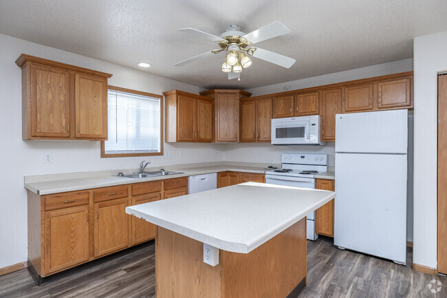 3BR, 2.5BA - 1,590SF - Kitchen - Wheatland Townhomes