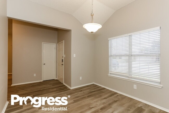 Foto del edificio - 841 Beaver Creek Dr