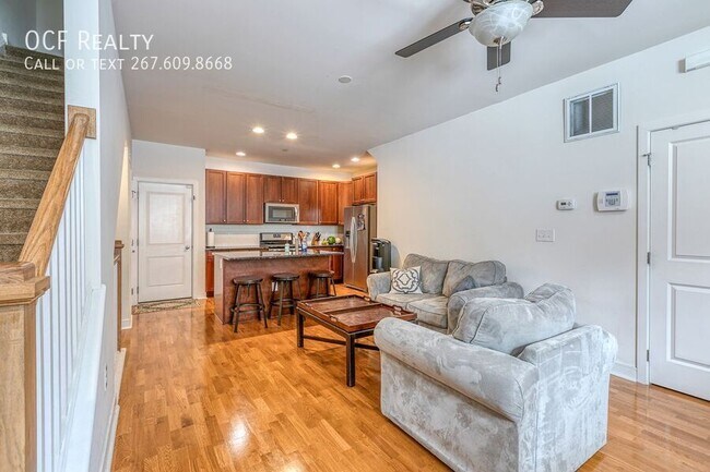 Foto del edificio - 2403 Bainbridge St