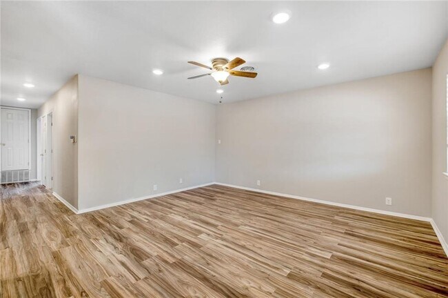 Foto del edificio - 1511 Casey Ln