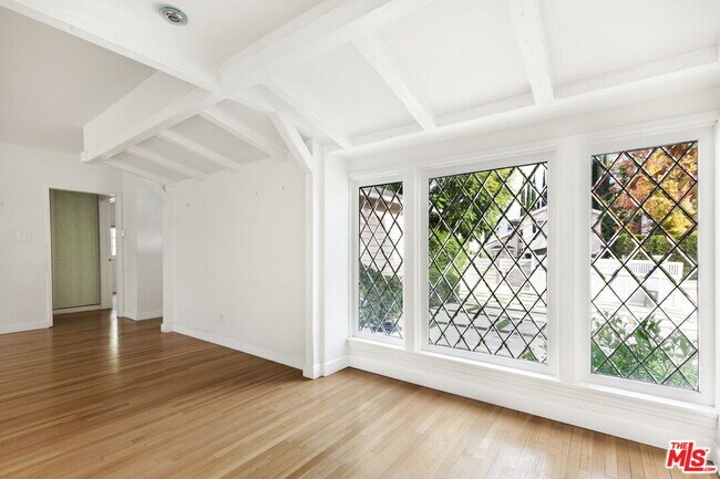 Foto del edificio - 4343 Noble Ave