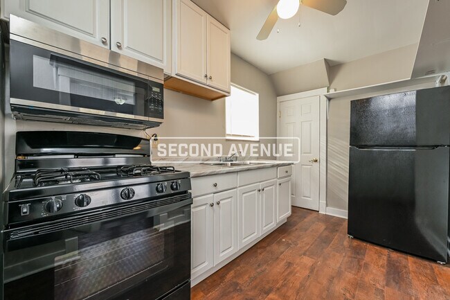 Foto del edificio - 1942 Laketon RD