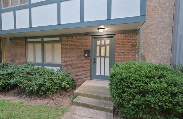 Building Photo - 378 Westview Terrace