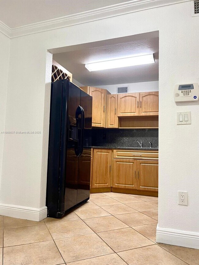 Foto del edificio - 3021 W 76th St