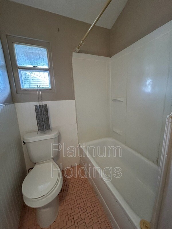 Building Photo - 1077 Neville Ave