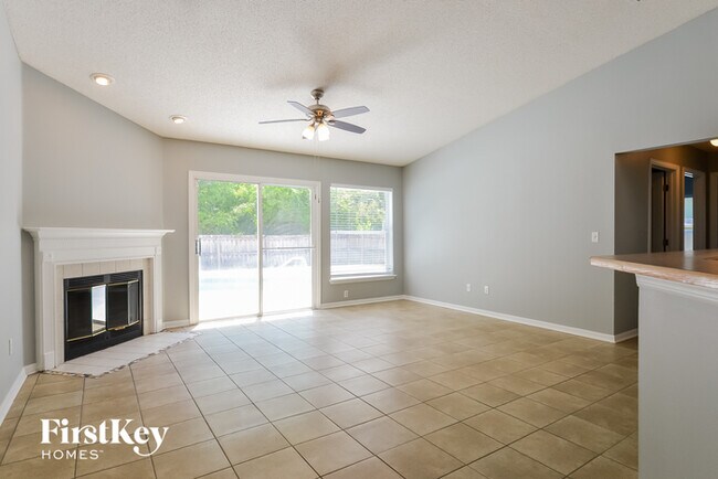 Foto del edificio - 153 Johns Glen Dr
