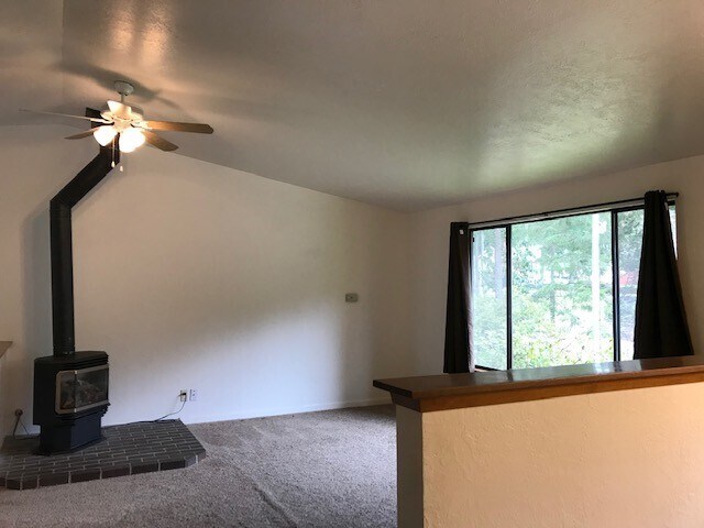 Foto del edificio - 1585 NW Palmer Ln