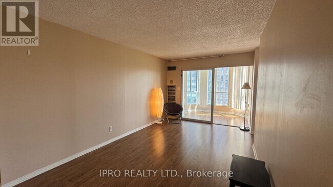 Building Photo - 145-145 Hillcrest Ave