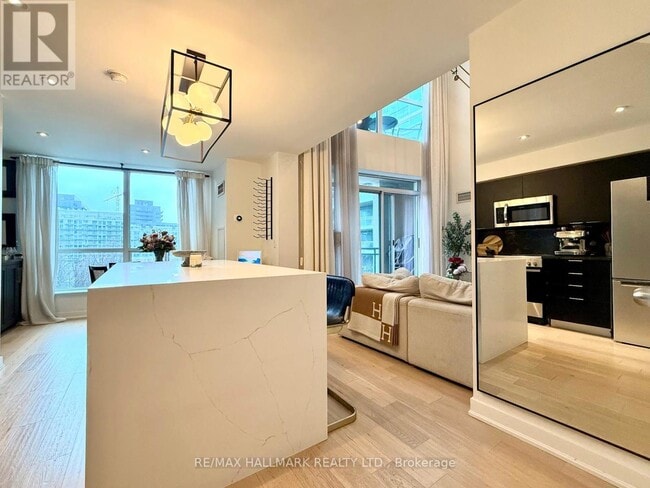 Building Photo - 50 Lynn Williams St