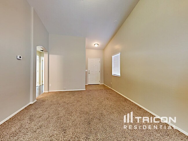 Building Photo - 6914 S 38th Ln