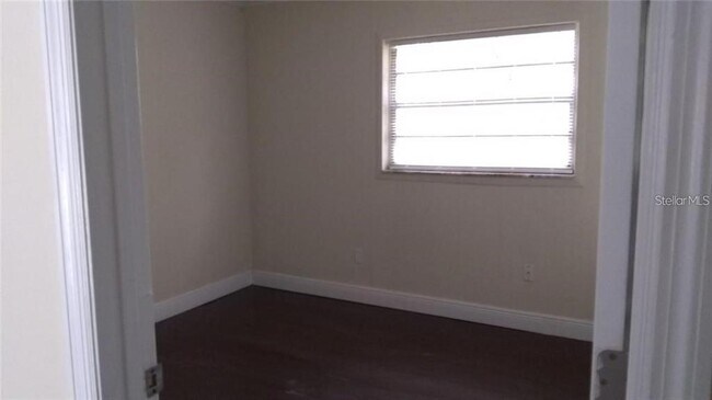 Foto del edificio - 5036 College Dr