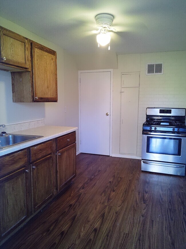 Foto del edificio - 21 Indianwood Blvd