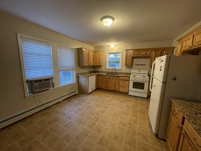 Building Photo - 51 Thorndike Rd