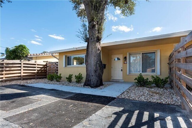 Building Photo - 924 Orange Isle