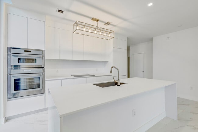 Photo - 700 NE 24th St Apartment