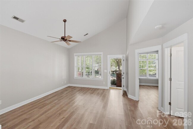 Foto del edificio - 11355 Deer Ridge Ln