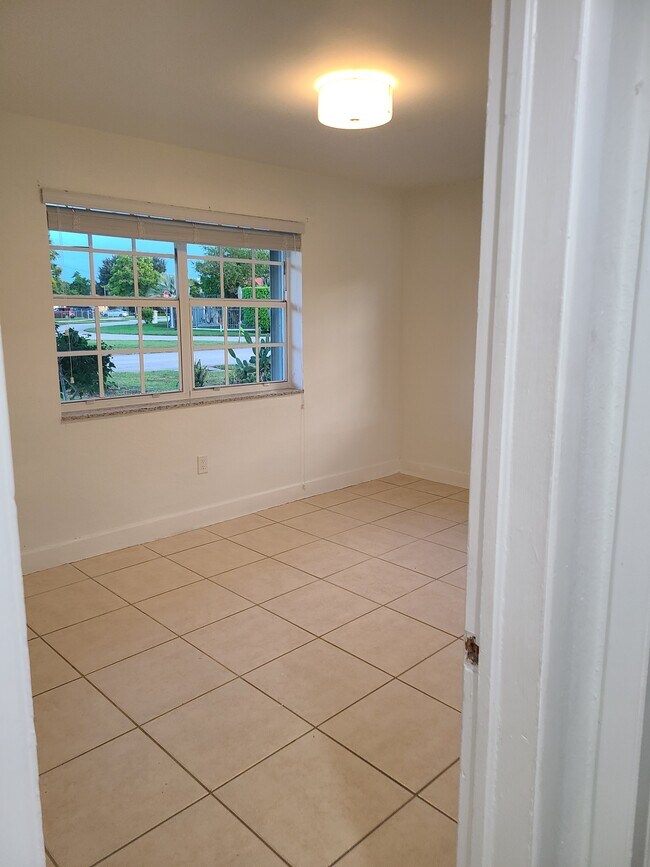 Foto del edificio - 411 SW 79th Ave