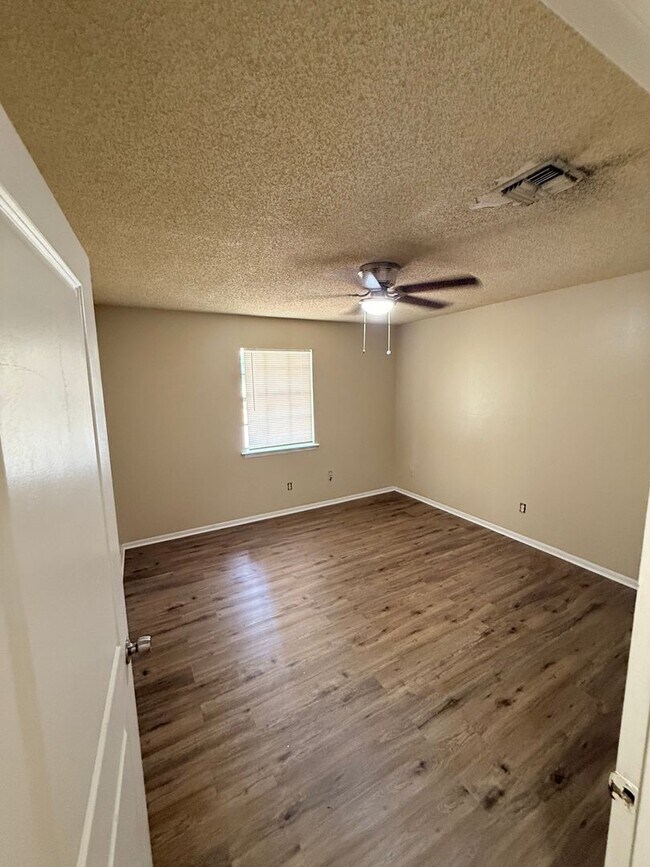 Foto del edificio - 106 Vieux Orleans Cir