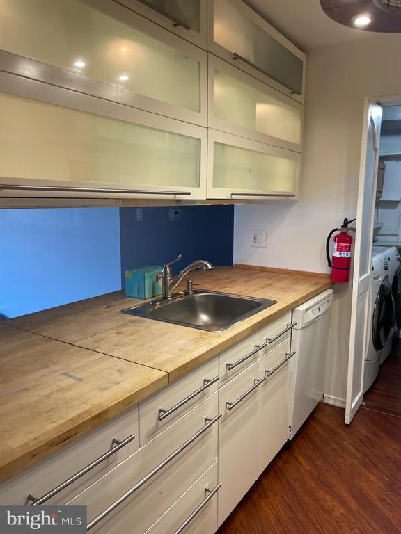 Foto del edificio - 2612B Auburn Ct
