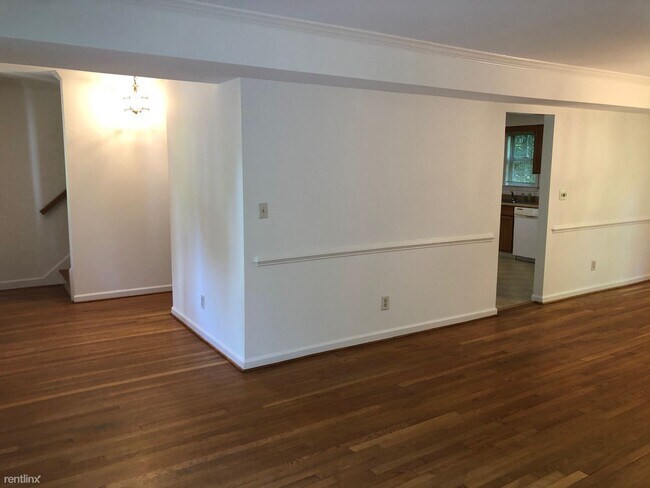 Building Photo - 3 br, 2 bath House - 3176 Crossfield Lane