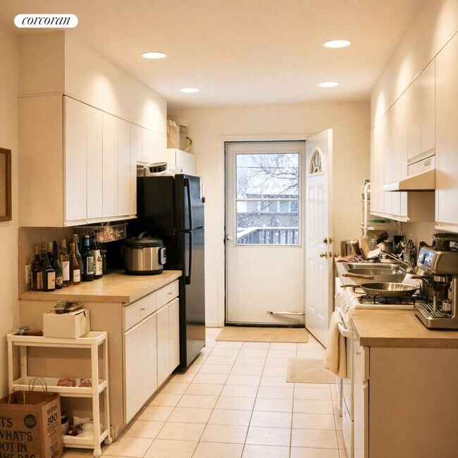 Foto del edificio - 38 Richardson St