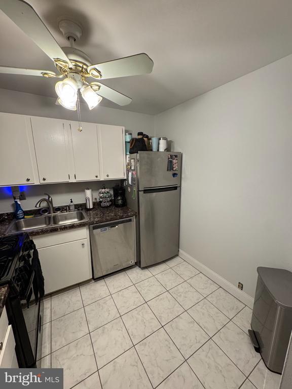 Foto del edificio - 504 Meadowview Ln