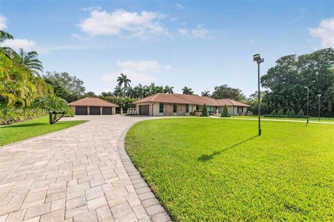 Foto del edificio - 9255 SW 108th St