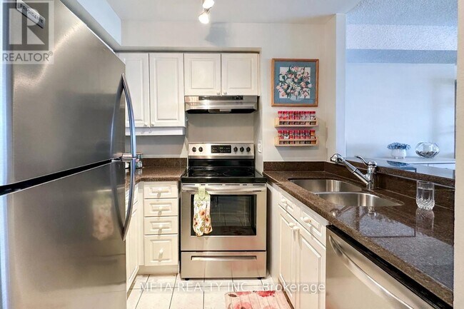 Photo du bâtiment - 1276 Maple Crossing Blvd