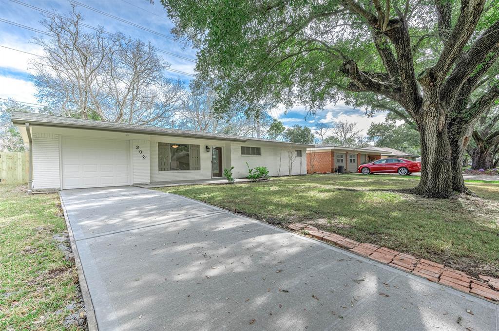 Primary Photo - 206 Crestview Dr