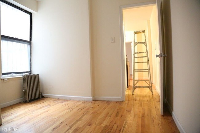 Foto del edificio - 142 S 9th St