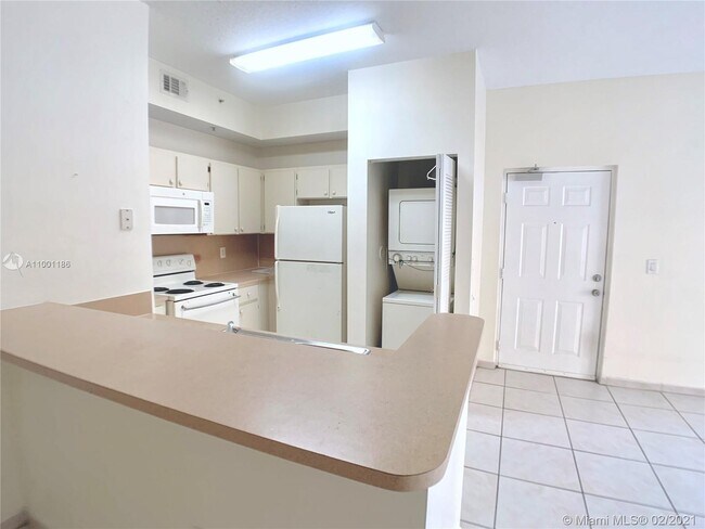 Building Photo - 7280 NW 114th Ave
