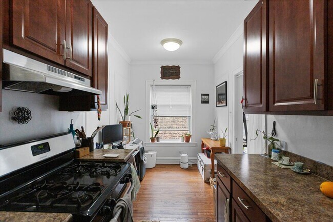 Foto del edificio - 3449 N Elaine Pl