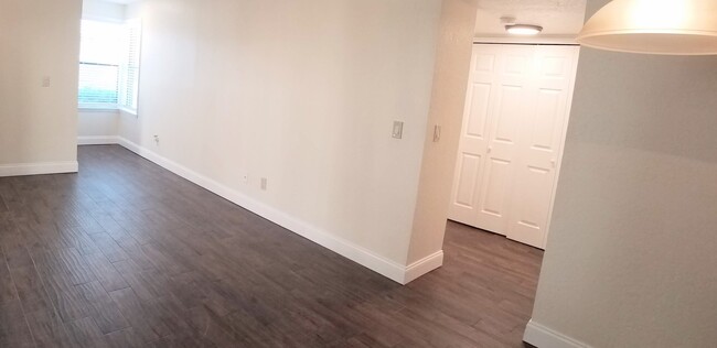 Building Photo - FOR RENT! Fabulous Full Remodeled 1/1 Wint...