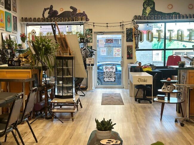 Foto del edificio - 911 E 5th St