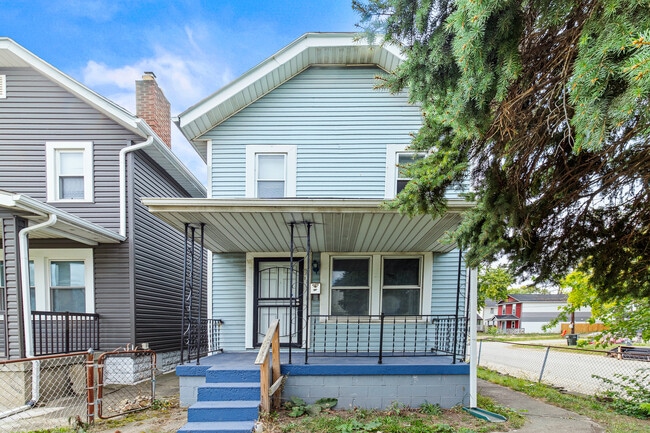 Building Photo - 977 E 17th Ave