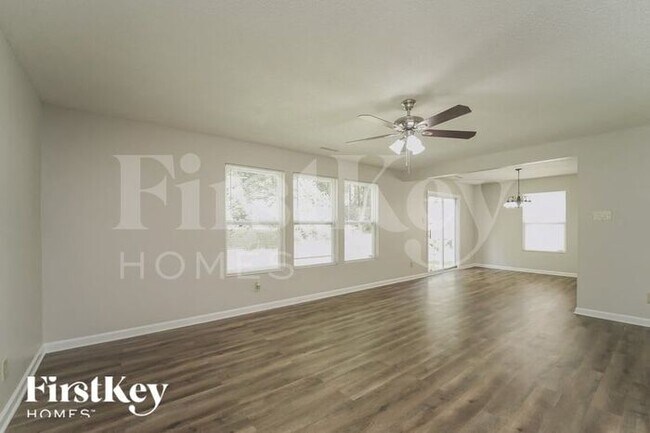 Foto del edificio - 7233 Fox Point Dr