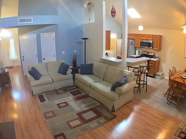 Building Photo - East El Paso 3 bed Refrig A/C