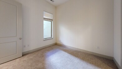 Interior Photo - 322 on North Broad