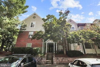 Building Photo - 12160 Penderview Terrace
