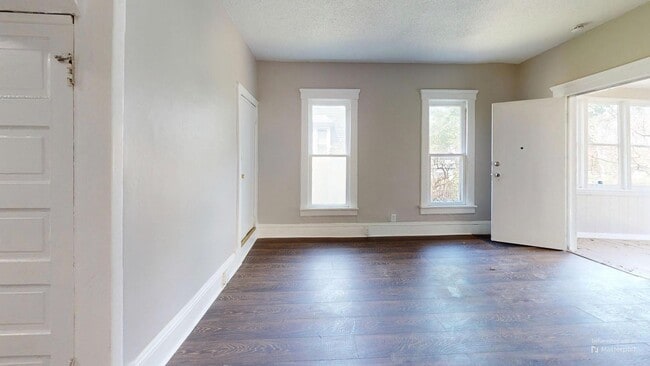 Building Photo - 838 Yale St