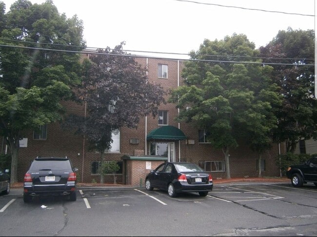 Building Photo - Heat and hot water included! 2 bed condo n...