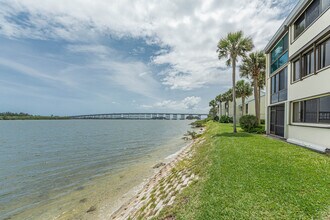 Building Photo - 1840 Tarpon Ln