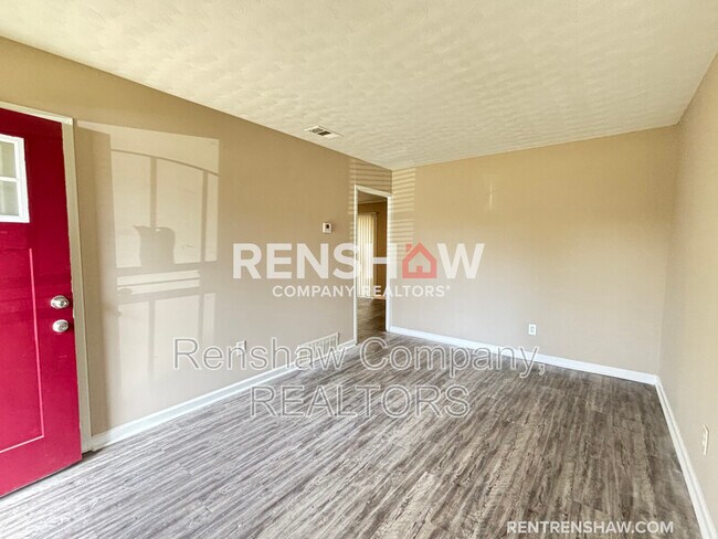 Building Photo - 3056 Ashwood St