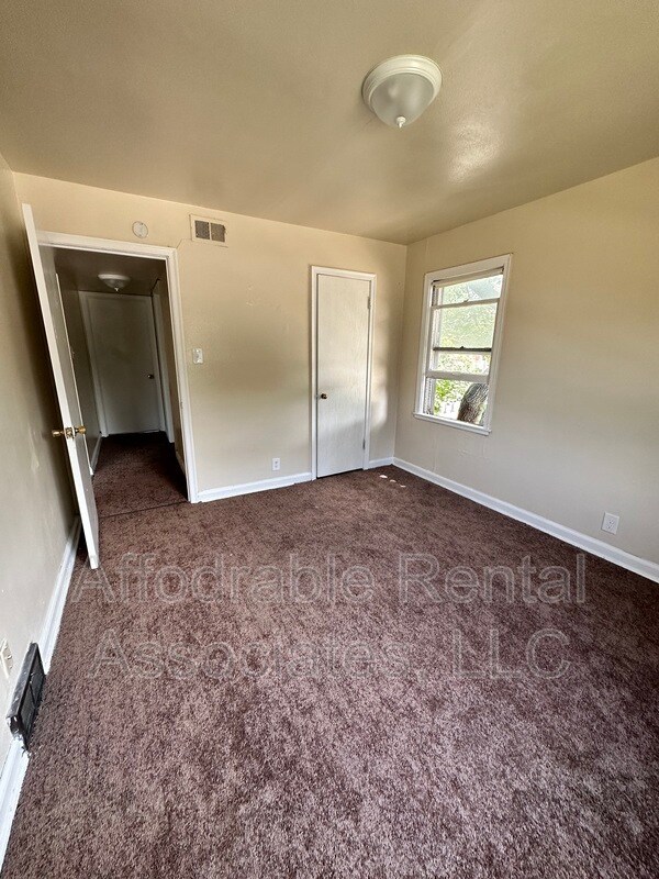 Foto del edificio - 3272 N Sherman Blvd