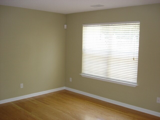 Building Photo - Exclusively Offered by Muse Realty, LLC
