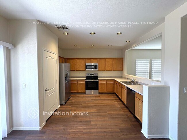 Building Photo - 17325 N 185th Dr