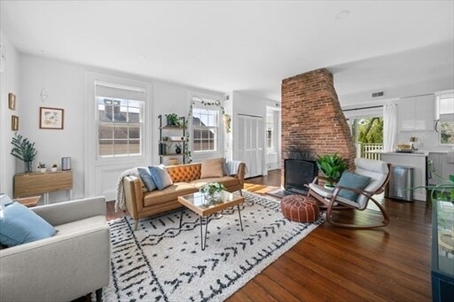 Primary Photo - 22 Halsey St