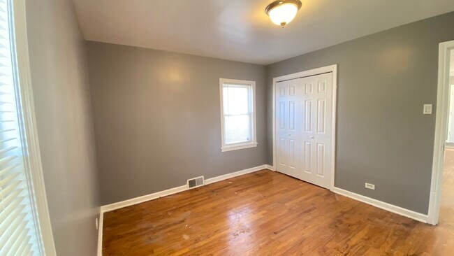 Foto del edificio - 10628 S Green St